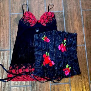 2 Fredrick’s of Hollywood Lingerie. Babydoll Nighty size Medium and Blk Corset.